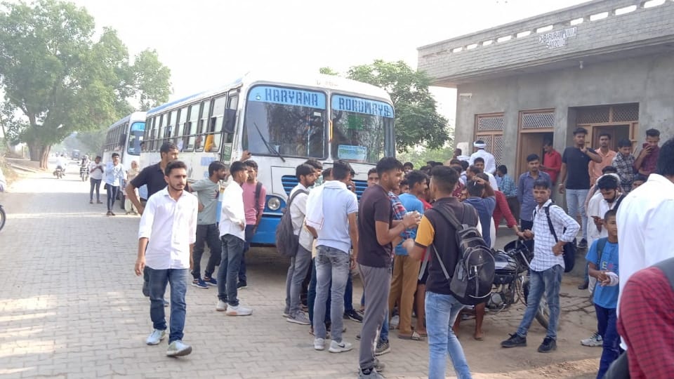 Protest for bus service in hisar