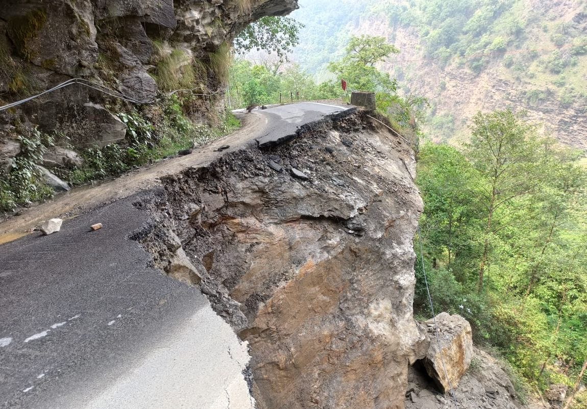 12 meters of Kund-Ukhimath-Chopta-Gopeshwar highway demolished