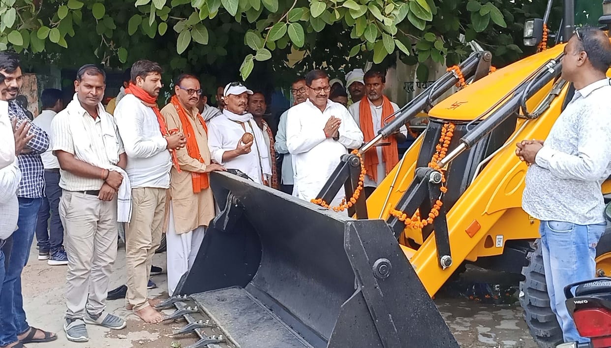 One more JCB and three water tankers are included in the fleet of Palika.