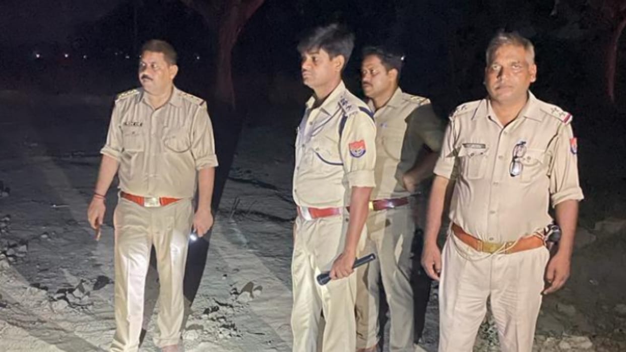 Ambedkar Nagar: Two miscreants, including a prize of 50 thousand, arrested in the encounter, both were shot in the leg