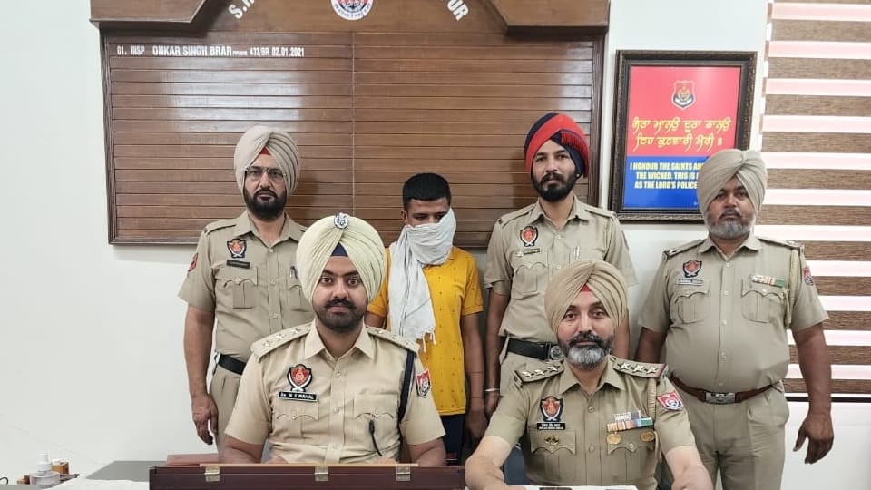 One Accused arrested in attack on senior reporter of amar ujala in zirakpur