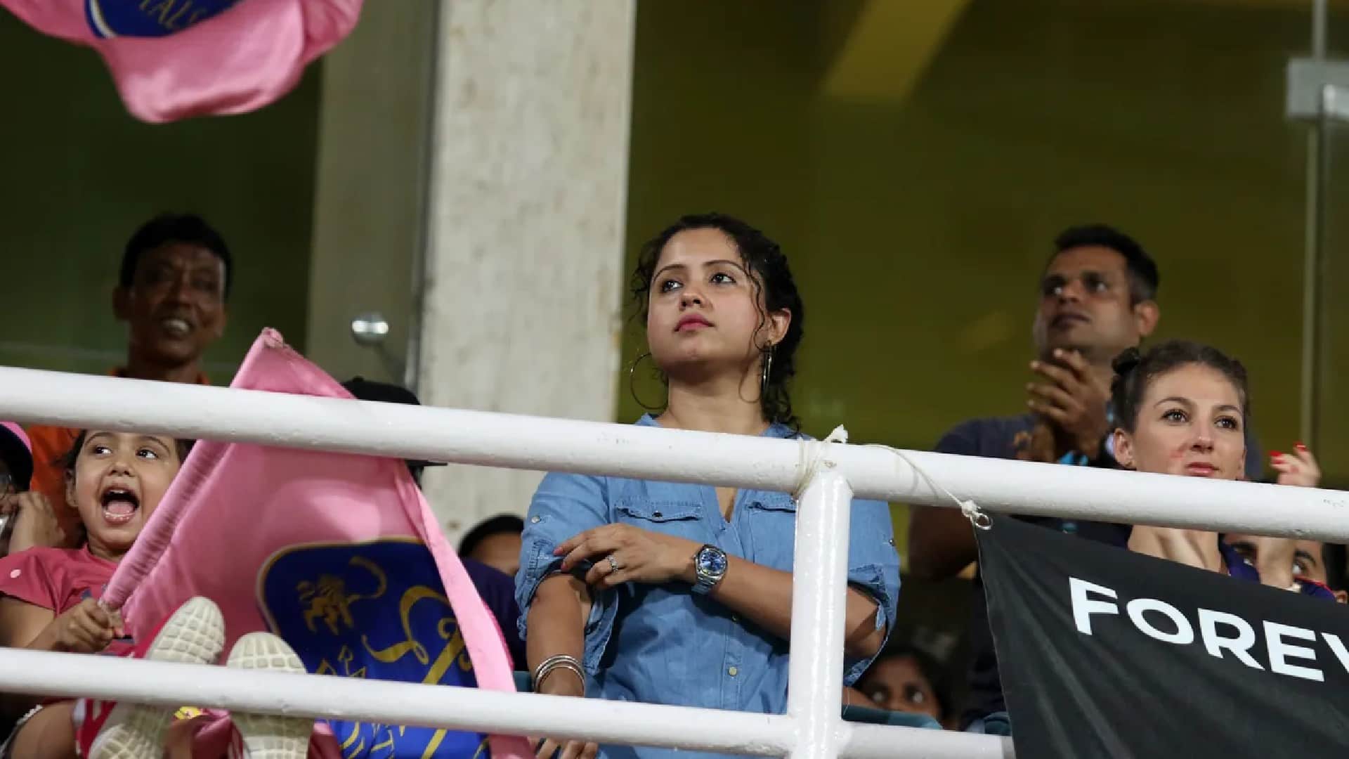 IPL 2022 RR vs DC Match 58 Highlights in Hindi Ravichandran Ashwin wife happy on his first IPL Fifty