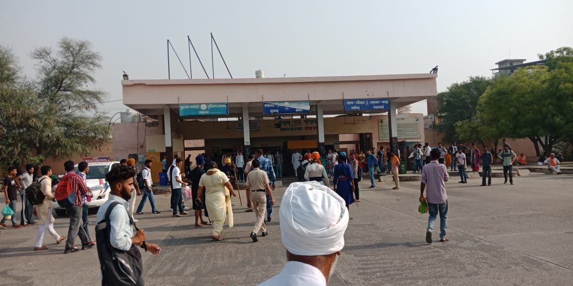 Ruckus over ticket, Nihangs took out swords