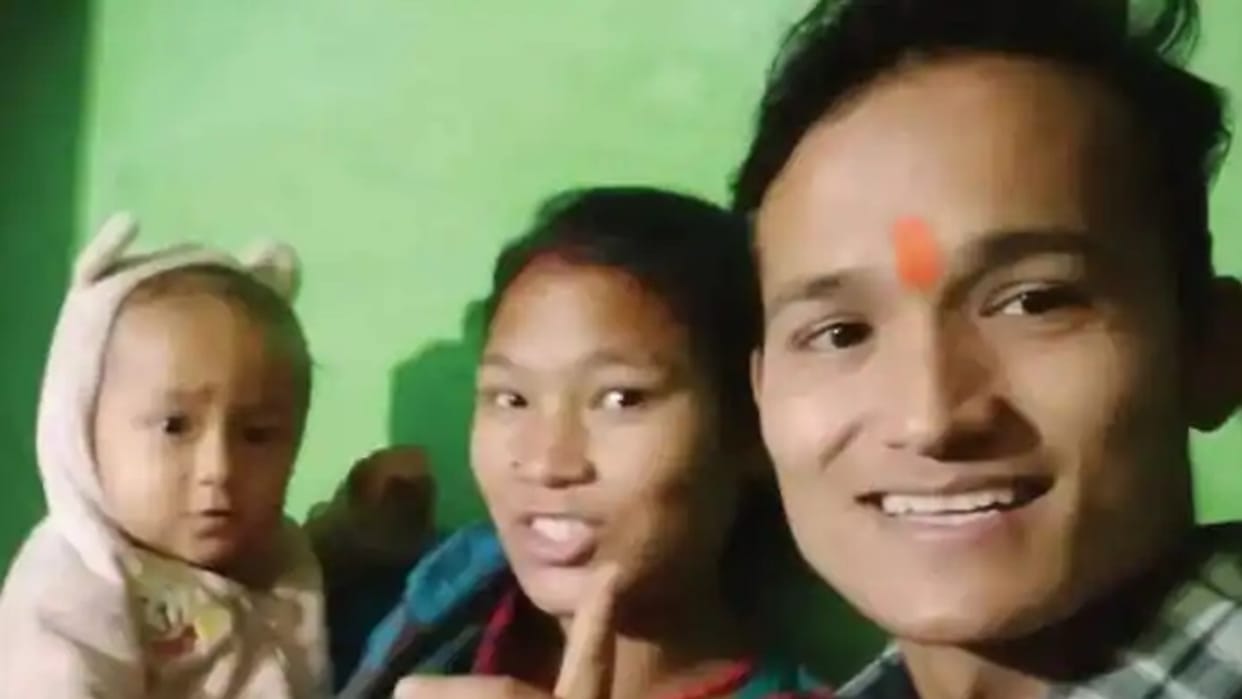 Sagar: Tired of domestic dispute, Nepali couple commits suicide, one and a half year old son is sobbing remembering parents
