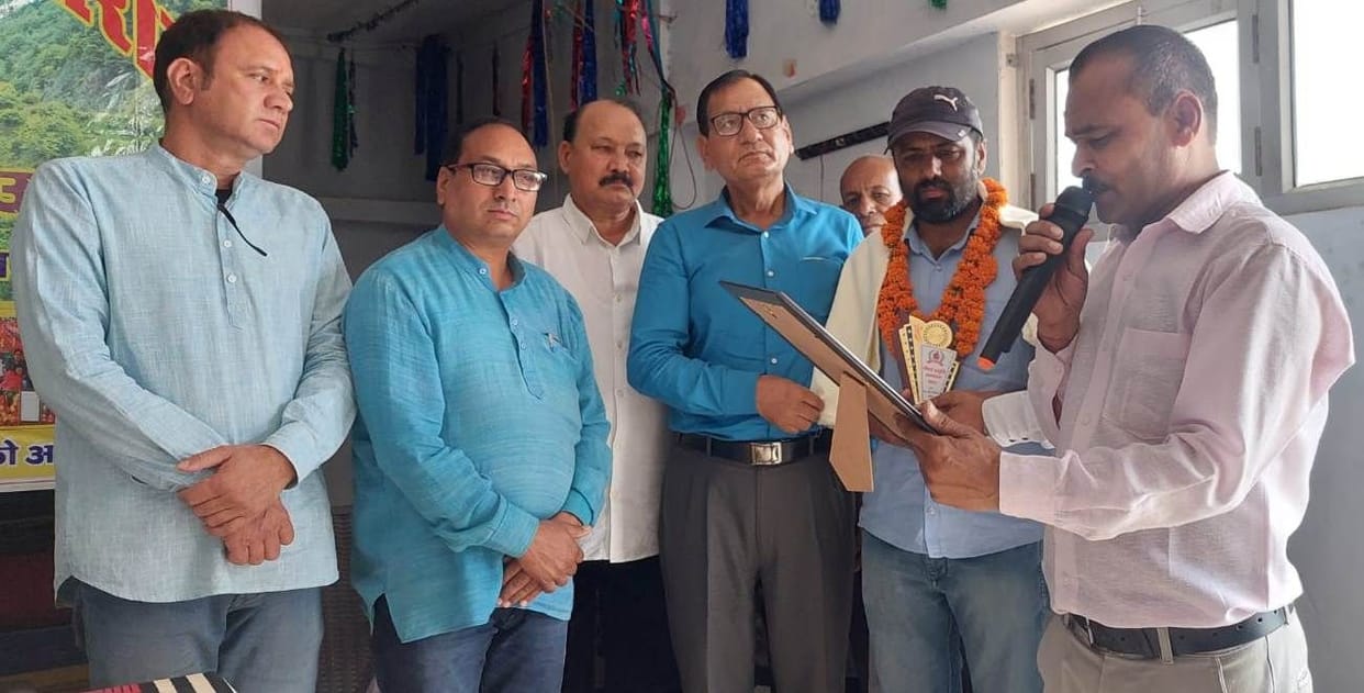 11 people honored for doing excellent work