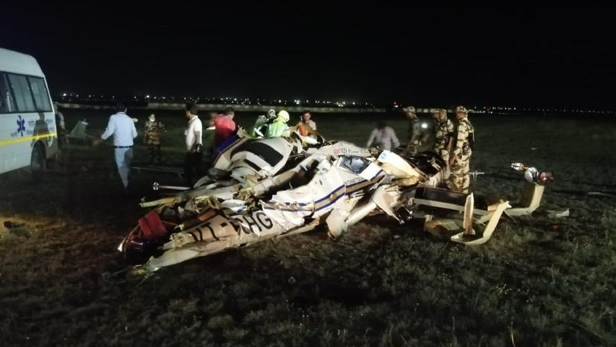 Chhattisgarh Training Helicopter crashes at Raipur airport Two severely injured have been shifted to Ramkrishna Hospital 