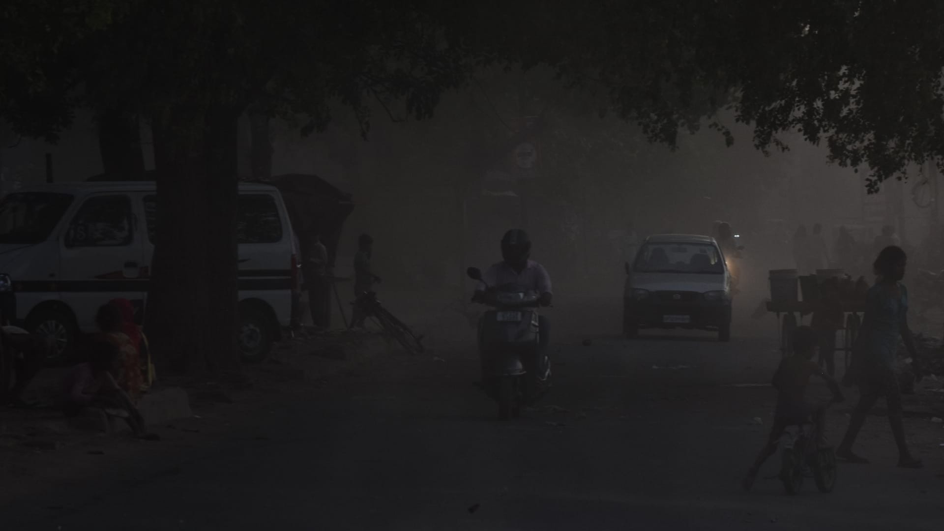 weather change creates weather crisis in Lucknow and near by areas.