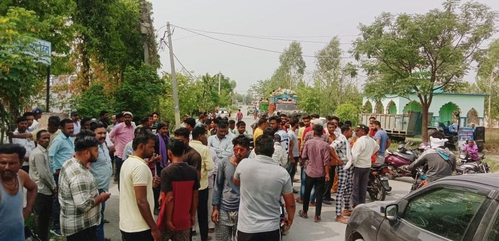 Dumper tramples girl returning home from school, dies during treatment