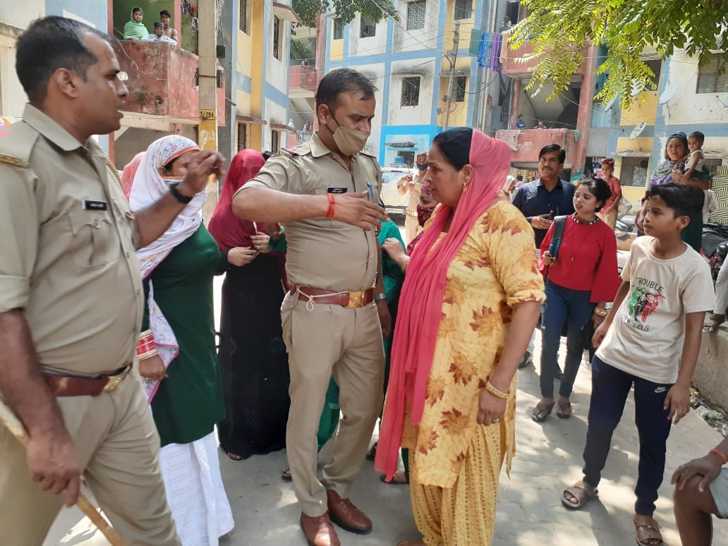 Clashes between two sides in Kanshi Ram Colony, four people injured