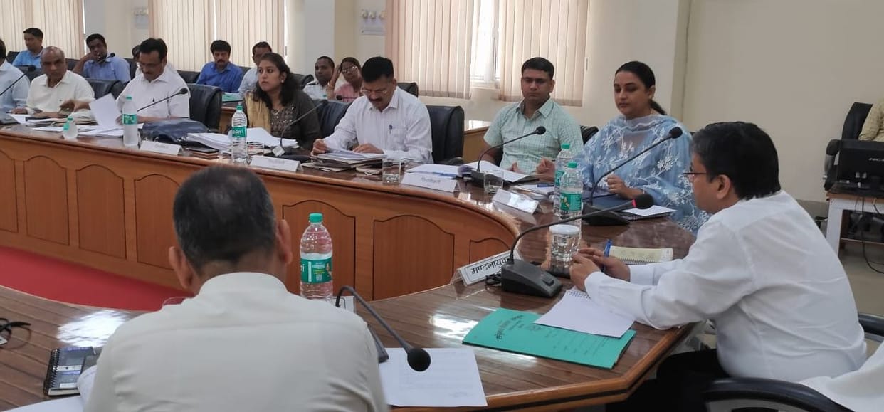 meeting,commissioner