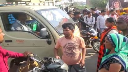 People upset due to power cut created a ruckus by jamming bypass firozabad news