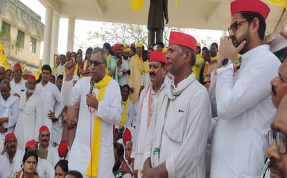 samajwadi party Sbsp leaders protest against FIR of Omprakash Rajbhar including om prakash rajbhar