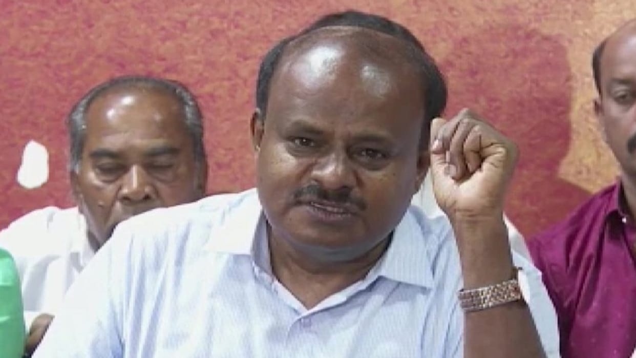 HD Kumaraswamy says I am phoenix that Deve Gowda had said would rise from the ashes news in Hindi