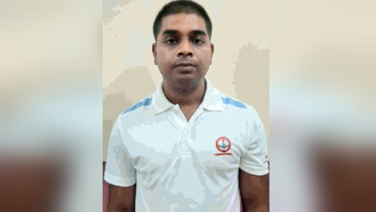 Airforce sergeant honey trap woman took number from facebook friendship on whatsapp