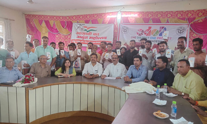 Smart mobile phones distributed to artisans
