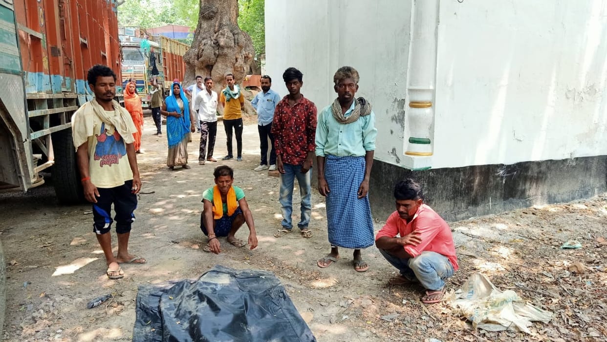 11 years old child Brutal murder in Jaunpur dead body found thrown in drain accused arrested