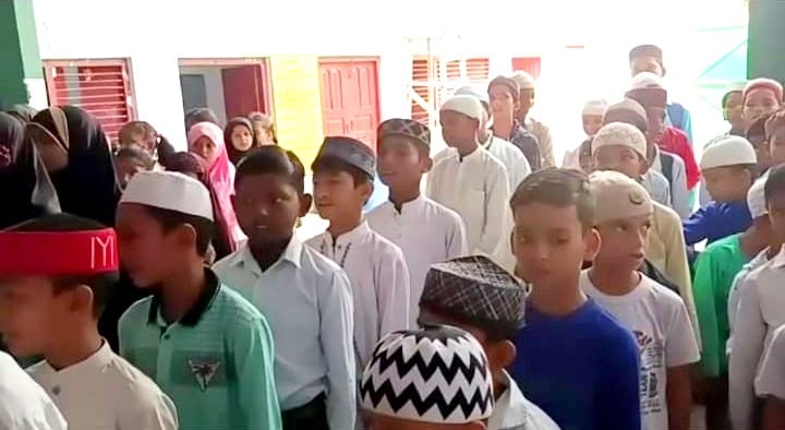 UP Madrasa Education Council issued order, students sang Jan-Gana-Mana with prayers