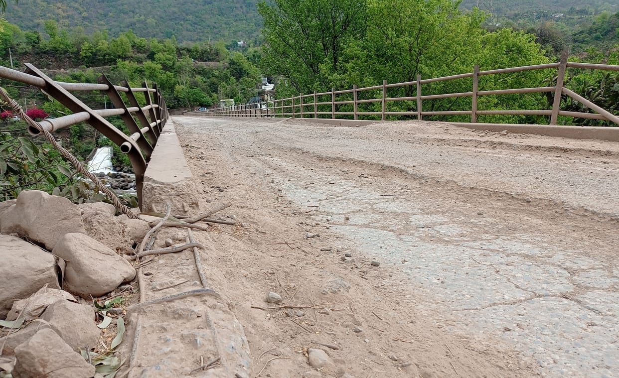 Laddan bridge is inviting pit accidents