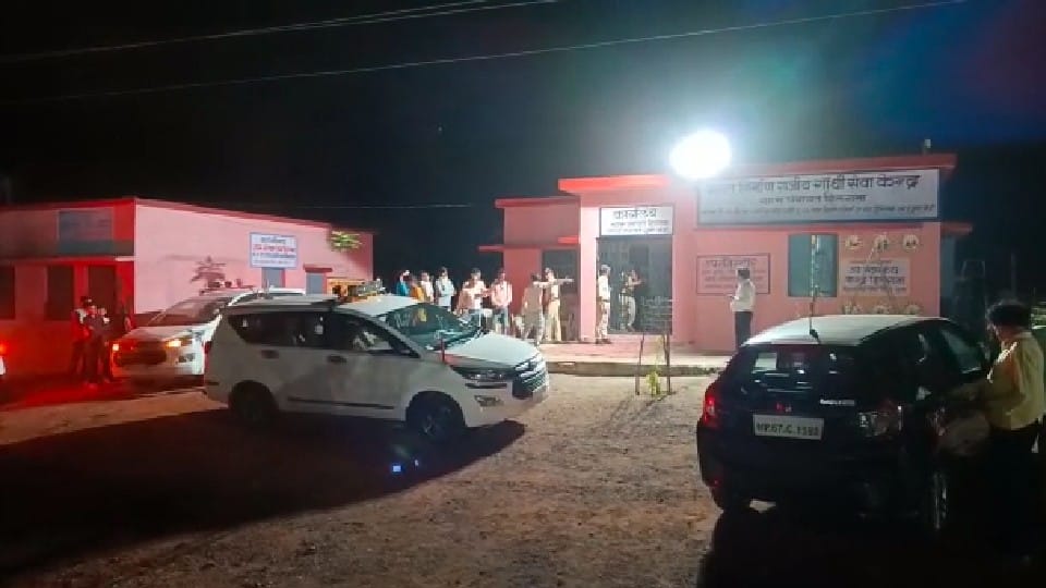 Madhya Pradesh: Light lit by generator for power minister, when the minister reached Guna for night rest, he saw the reality of the cut.