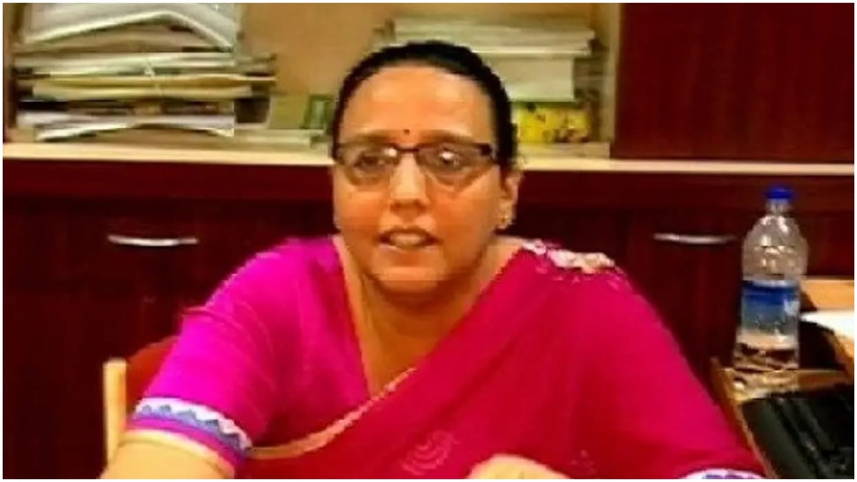 Ministry of Personnel Appointed Nidhi Chibber as new CBSE chairperson know full information here 