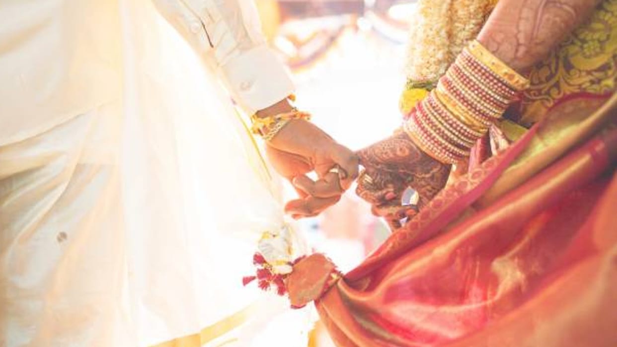 Vivah Upay 2023 worshiping lord shiva and parvati on first monday of new year to get love marriage