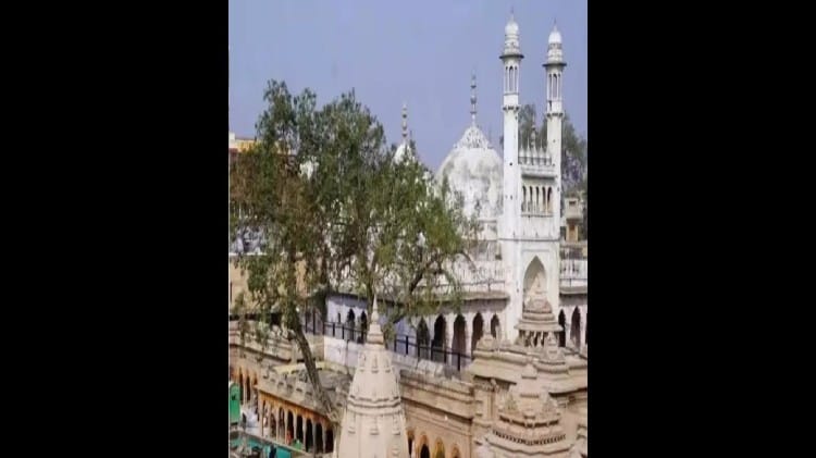 Gyanvapi Case: ज्ञानवापी केस के दस्तावेज चुराने के आरोप में दर्ज हुआ मुकदमा, अधिवक्ता ने इस शख्स पर लगाया आरोप