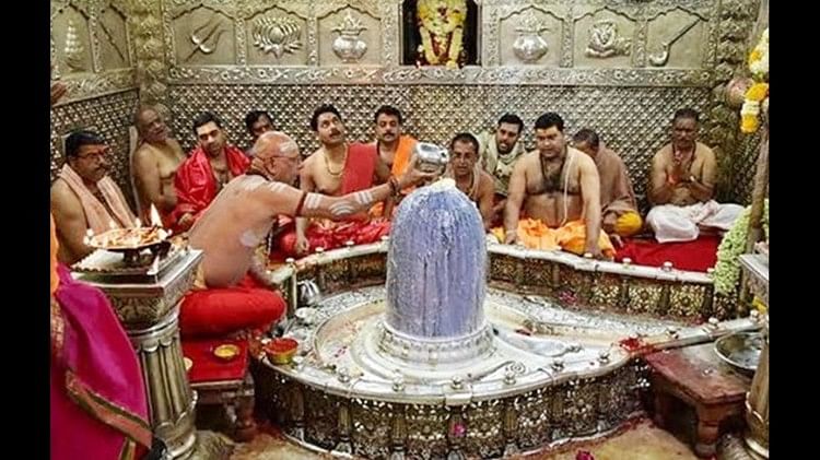 Ujjain Mahakal Temple:महाकाल मंदिर के गर्भगृह में हुआ पुजारियों में विवाद, पुजारी प्रतिनिधि और पुजारी के बीच हुई सड़क पर नोंकझोंक - Ujjain Mahakal Temple: Dispute ...