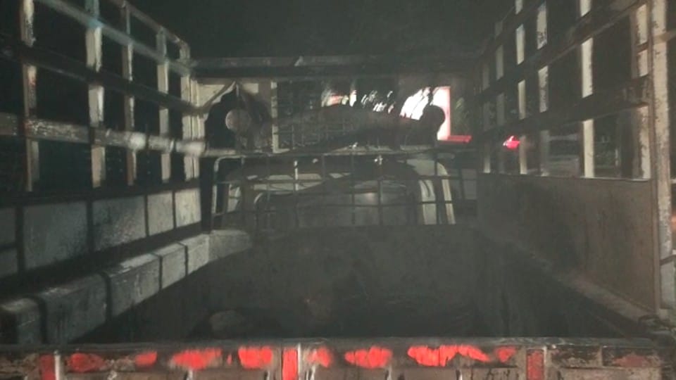 Mob Lynching in Alirajpur: Pickup tramples eight-year-old girl, mob thrashes driver, then burnt alive