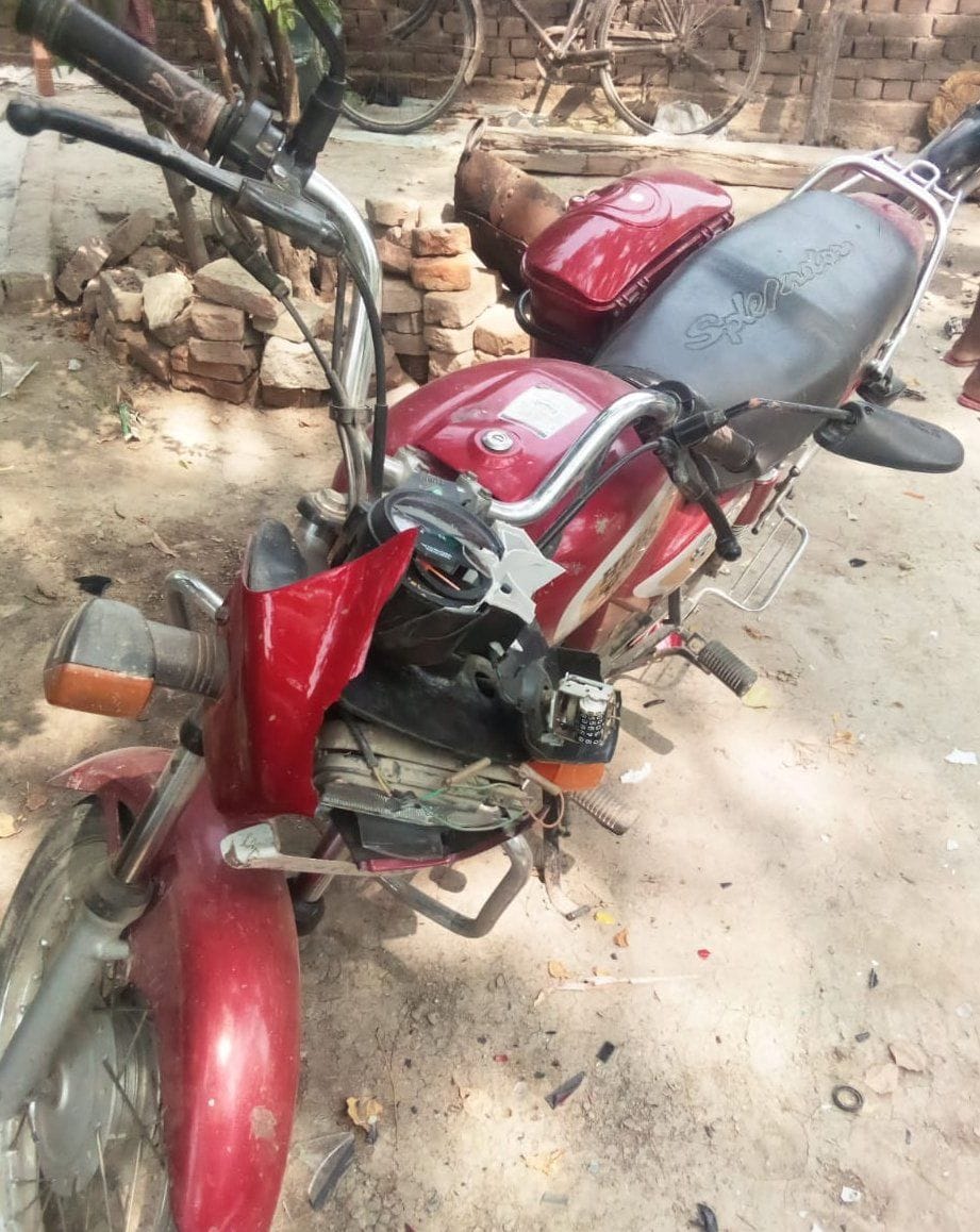 The orgy of the bullies in the land dispute, broke the bike