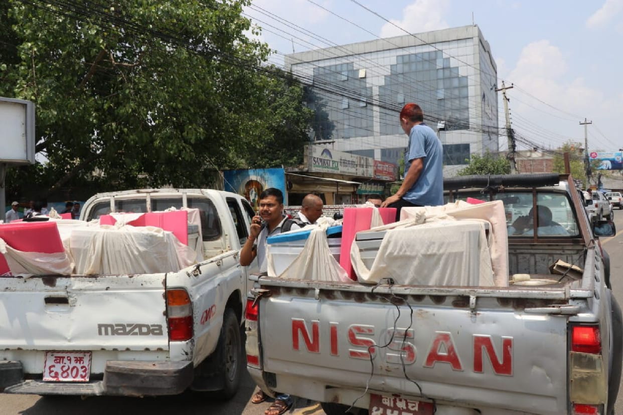 Traffic started on Nepal border after 72 hours