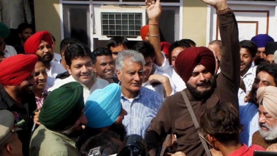 Punjab congress leader navjot sidhu came in favour of sunil jakhar 