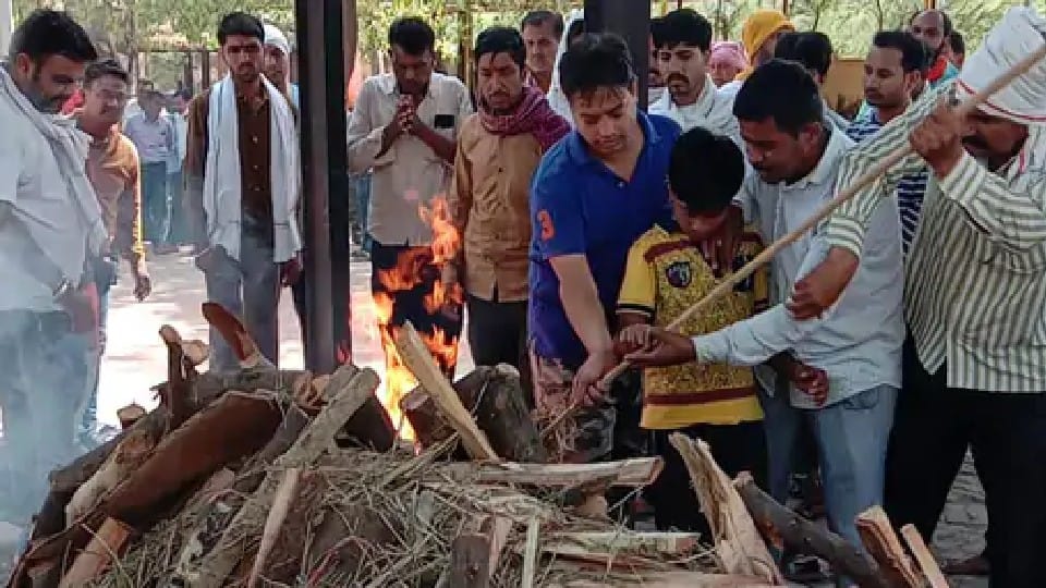 Policemen killed in Guna: Police killed another accused in an encounter, blackbuck was being hunted for the feast