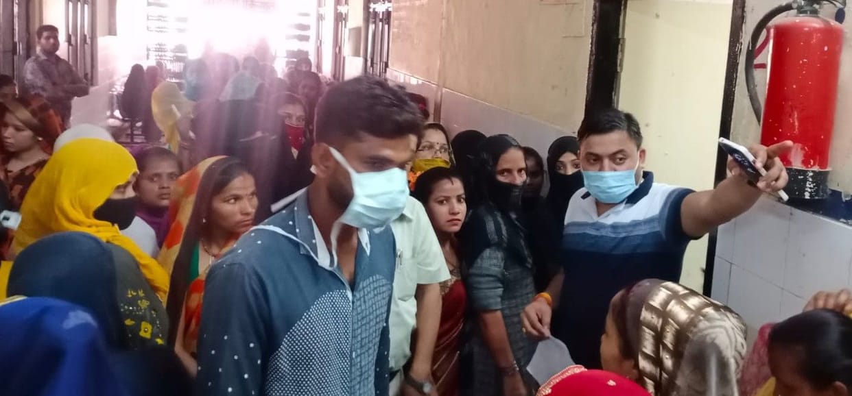 Hathras: Female doctor not found, CT scan and ultrasound room found closed