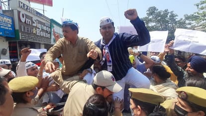 Kashmir Target Killing of rahul bhatt and others protests going on from srinagar to jammu