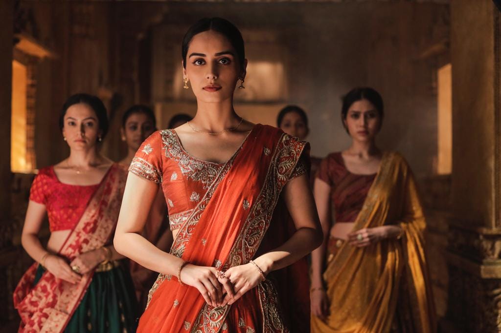 Sanyogita aka Manushi Chhillar got a wonderful gift on her birthday the producer and director of prithviraj sent this special dress worn in the shooting