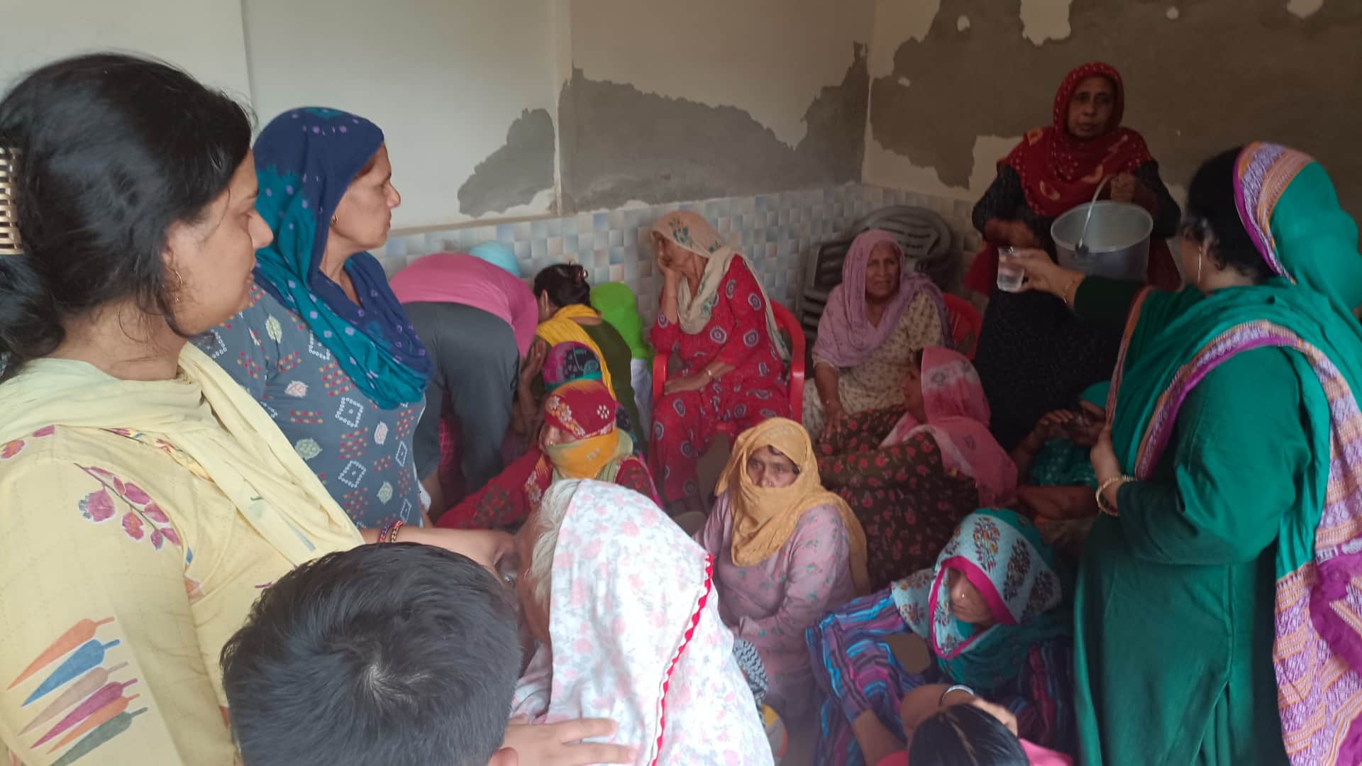 Three people who lost their lives in an accident are cremated on the same pyre in Jhajjar of Haryana
