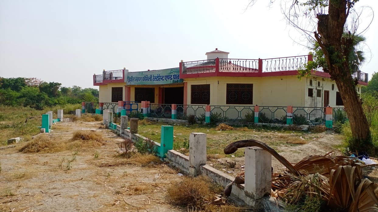 Jheel Mahal should be developed as a tourist destination