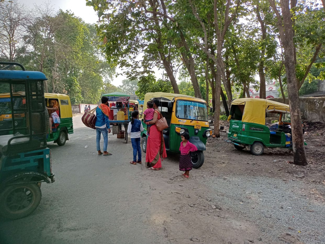 Sleep department open, some illegal vehicle stand seen