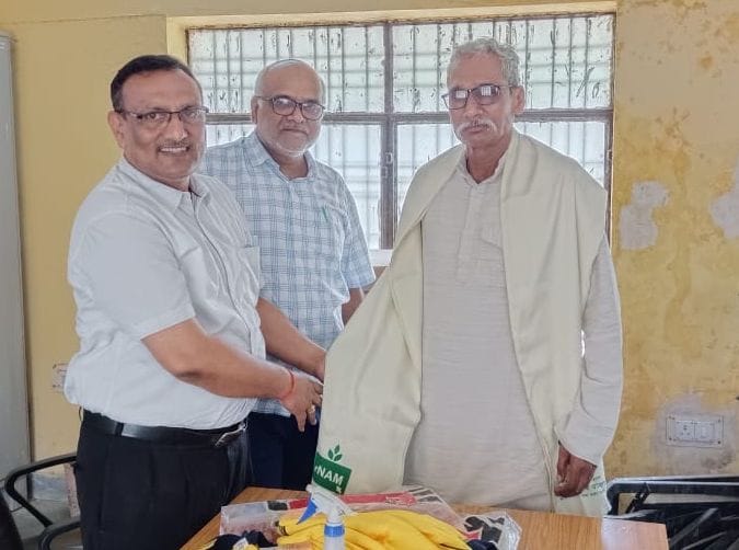 farmers and businessmen awarded