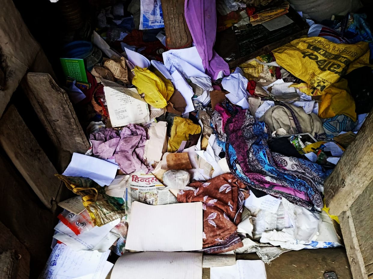 Thieves searched the house, took away goods worth lakhs