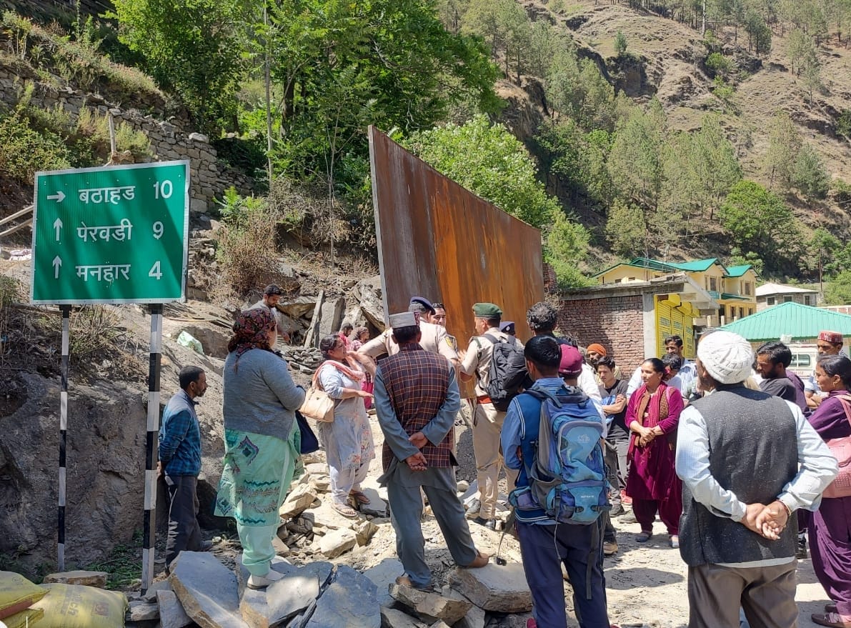 Uproar over illegal occupation in Gushaini Chowk of Tirthan Valley
