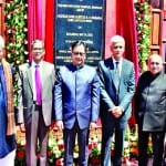 श्रीनगर में कार्यकम के दौरान कानून मंत्री रिजिजू