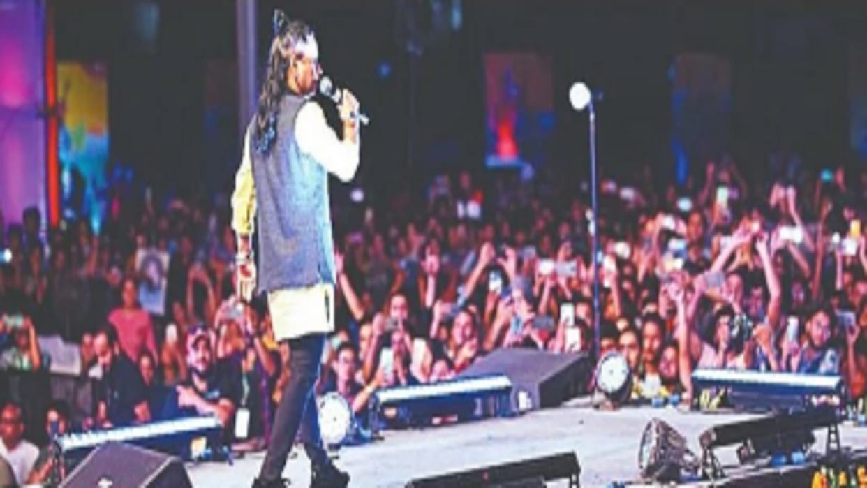 The audience danced on the songs of Sufi singer Kailash Kher, the performance of Shiv Tandav made the music festival colorful