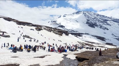 Rohtang Pass restored tourist can visit Rohtang Pass by taking permit online