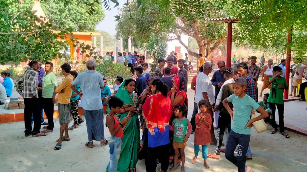 gun shot,farrukhabad news,mandir