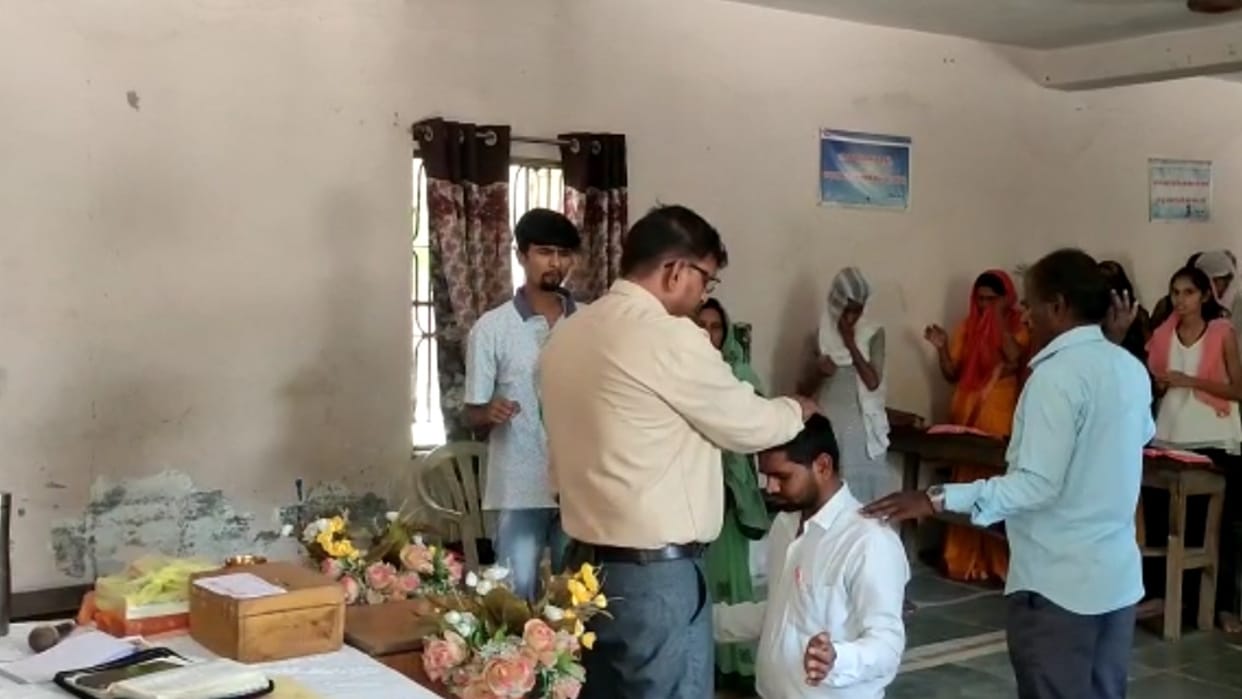 Conversion in Bhopal: Christianity was being told superior by making objectionable remarks on Hindu gods and goddesses, FIR registered against 5