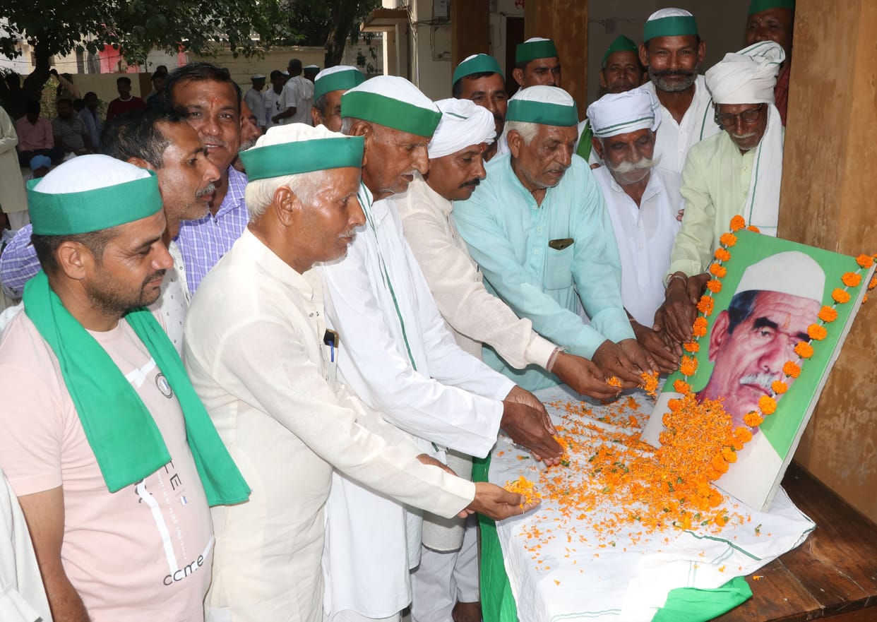 Tribute paid to Baba Mahendra Singh Tikait from Yagya