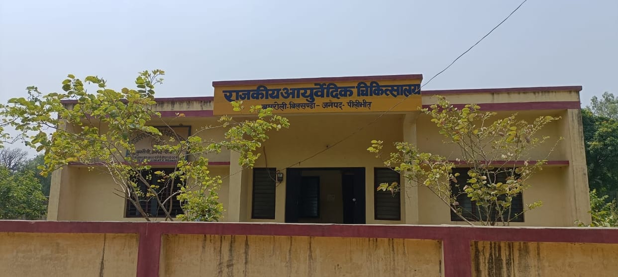 Pharmacist became doctor, sweeper distributing medicine