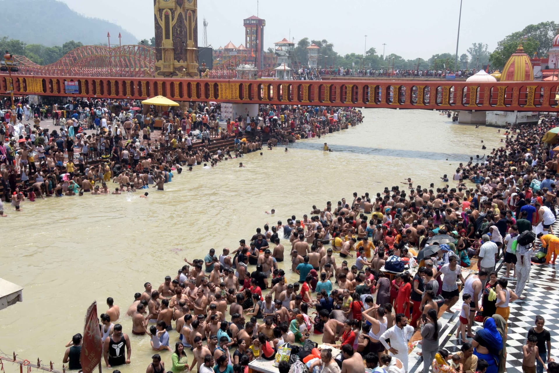 Buddha Purnima Snan, tourists crowd in Haridwar, jam on highway, 50 thousand four wheelers passed through Delhi-Doon highway in 18 hours, See Photos