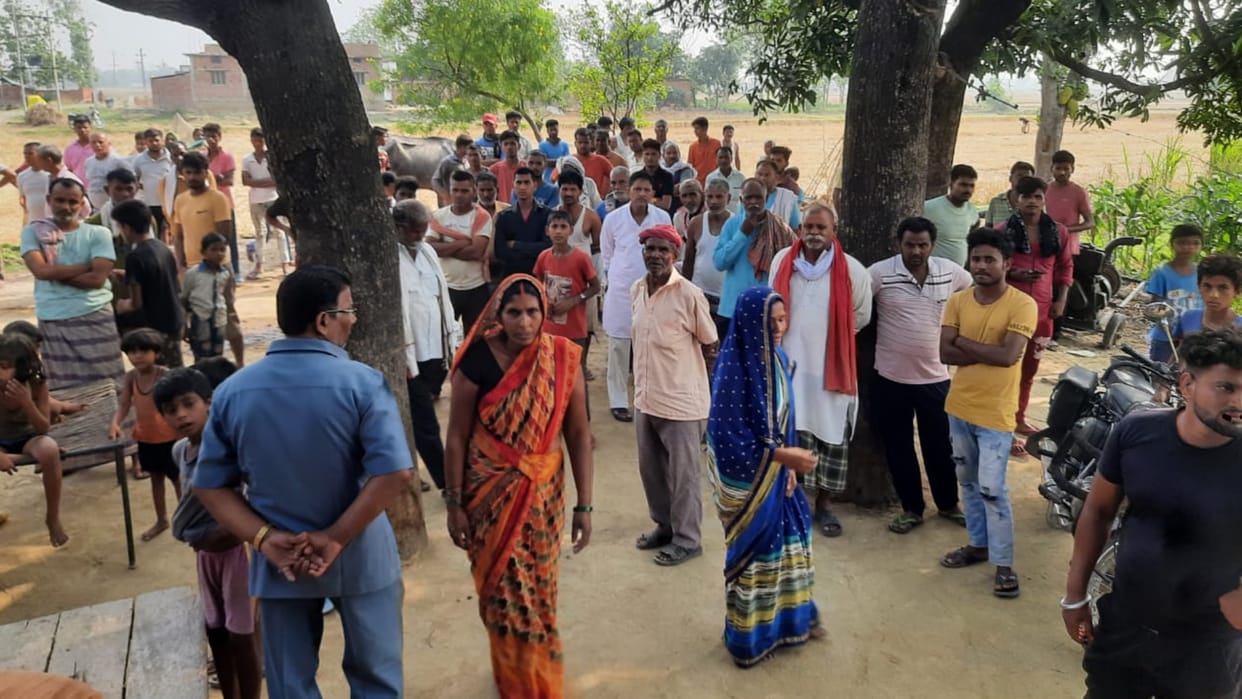 Woman body found hanging in room at Deoria
